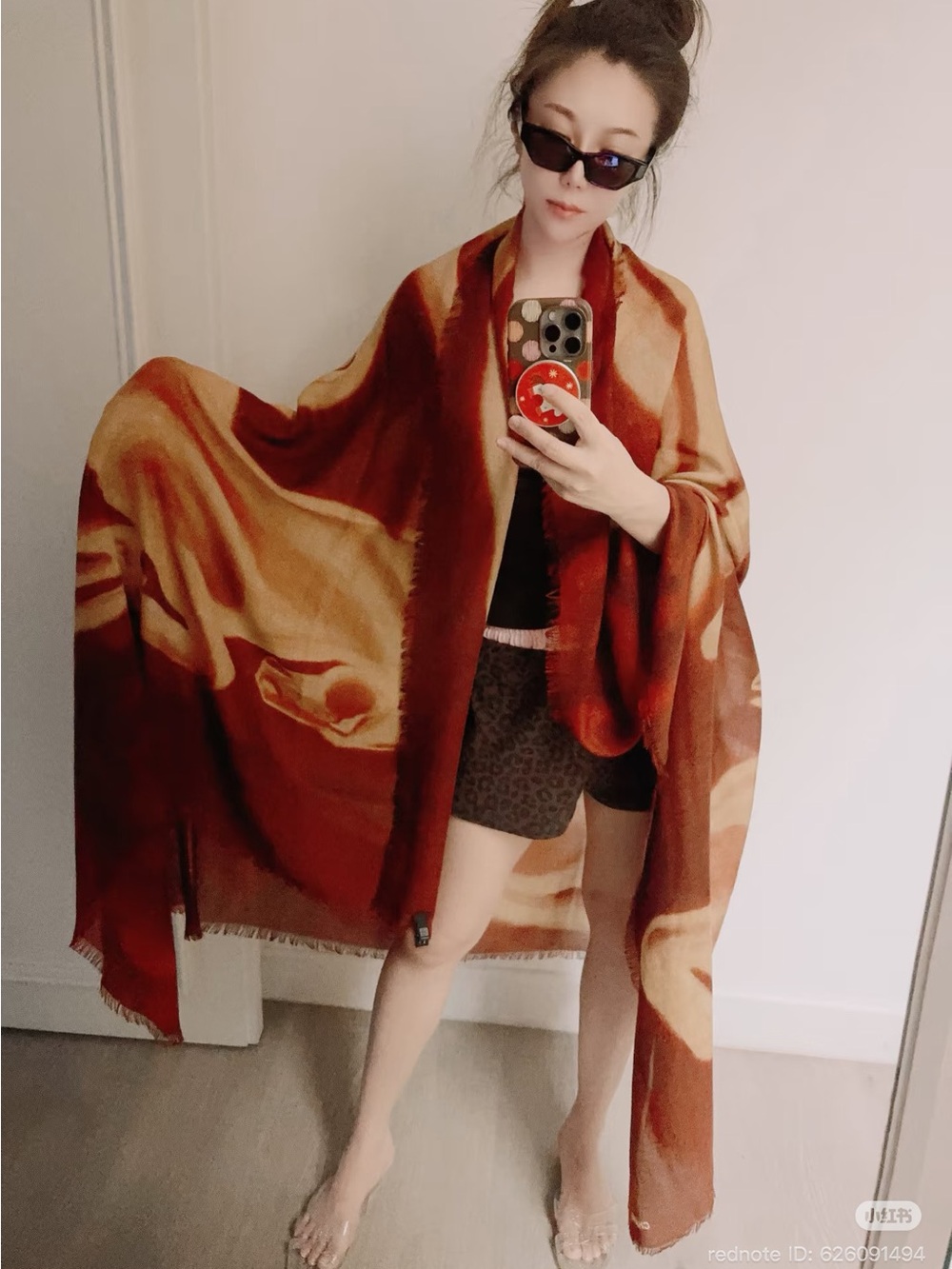 CHANEL VIC gift 2026 red horse soft scarf cashmere No box Used once - Picture 2 of 9